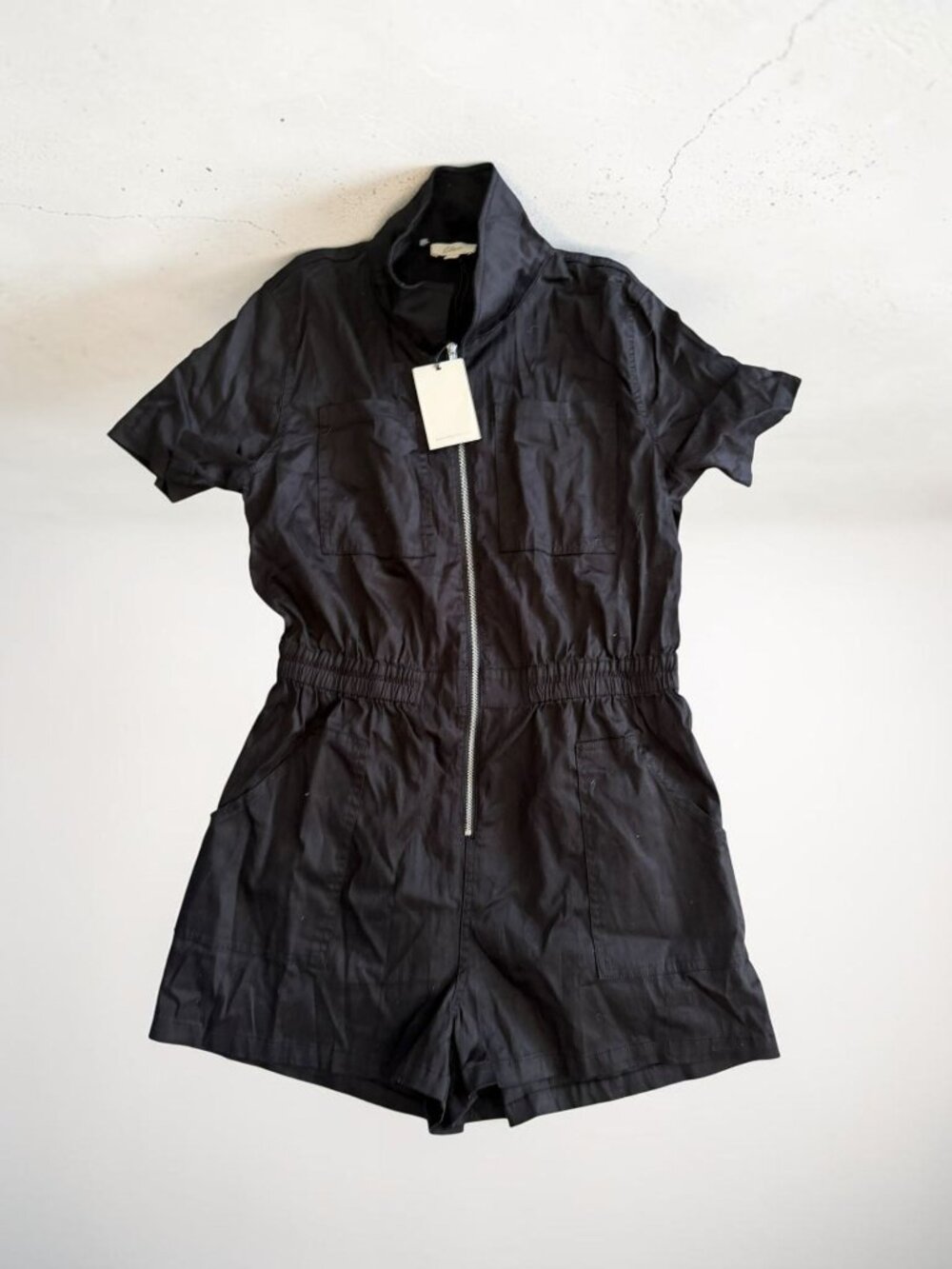 ELAN Black Short Sleeve Zip Romper Size Large NEW NWT